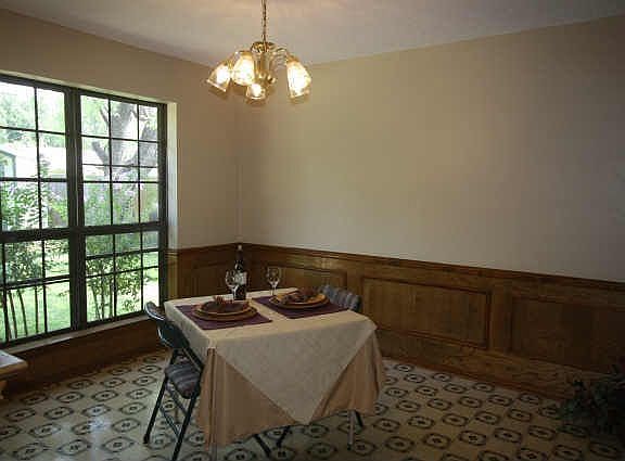 3rd image of 7537 Janetta Dr