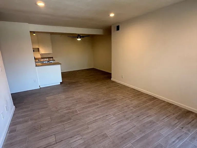 1101 W Macarthur Blvd #298 — Photo 14