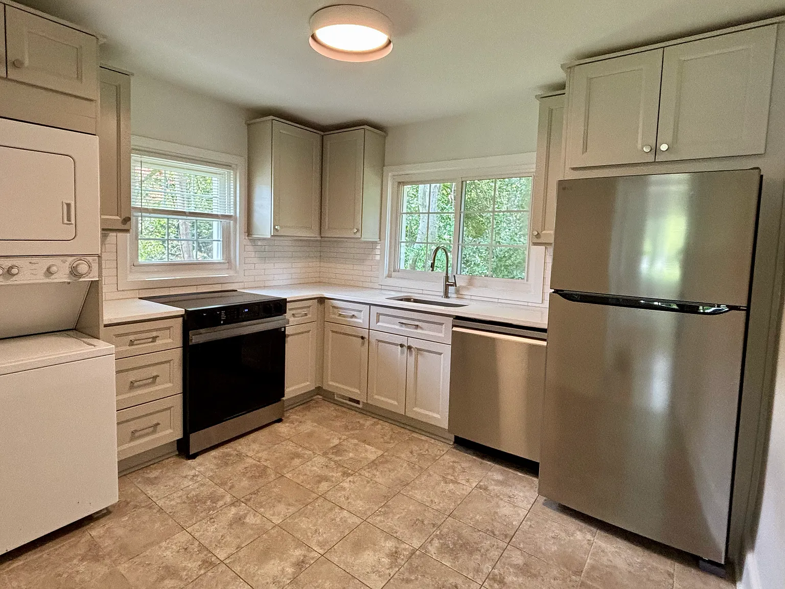 2 bed, 800 sqft, $1,500 — Photo 4