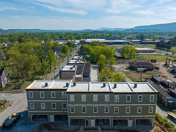 5th image of 829 S Greenwood Ave #101