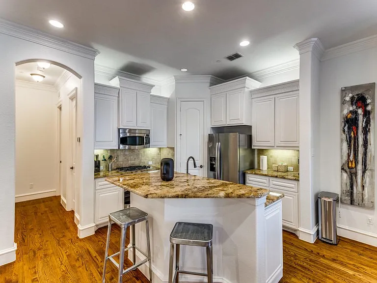 7935 Osborn Pkwy — Photo 16