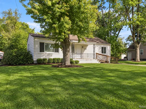 19050 Melrose Ave, Southfield, MI 48075