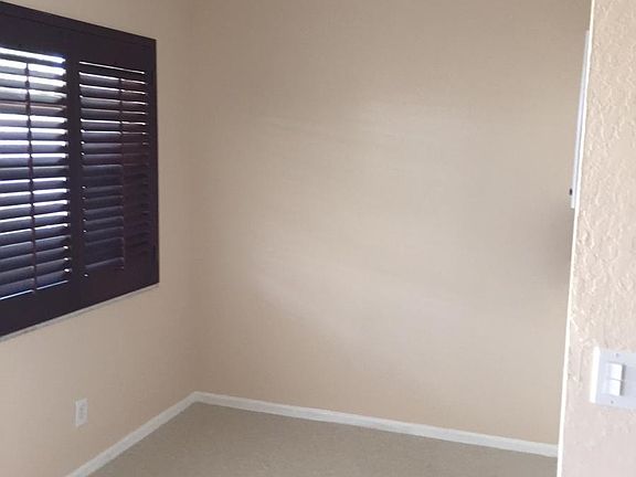 5th image of 805 NE 23rd Dr APT 2