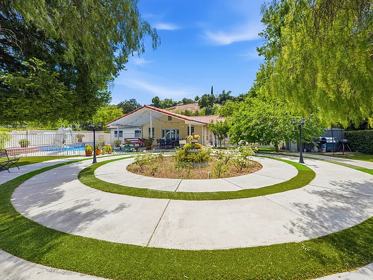 29107 Hillrise Dr — Photo 23