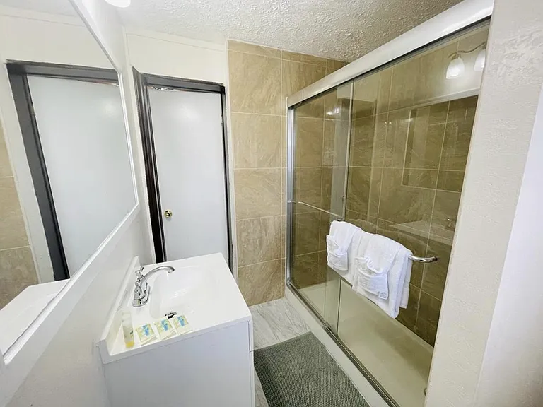 402 15th Ave S #5 — Photo 12