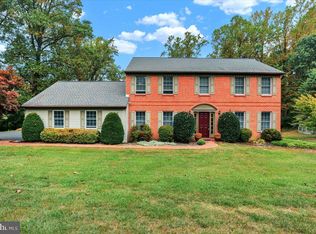 15 Forest View Dr, Wernersville, PA 19565