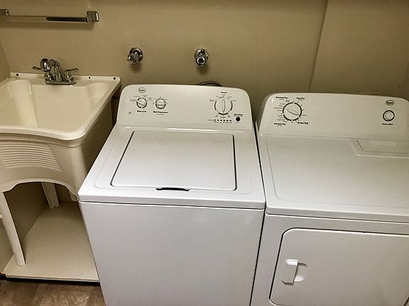 5th image of 540 Bellevue Way SE APT 7