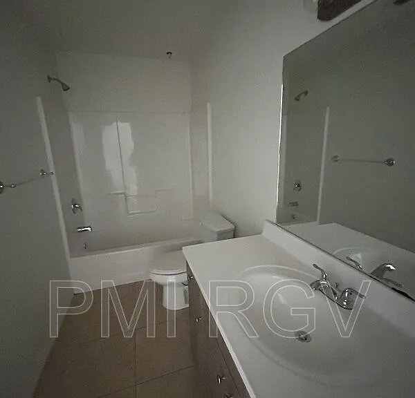 2909 Linda Vista St #UNITD — Photo 8