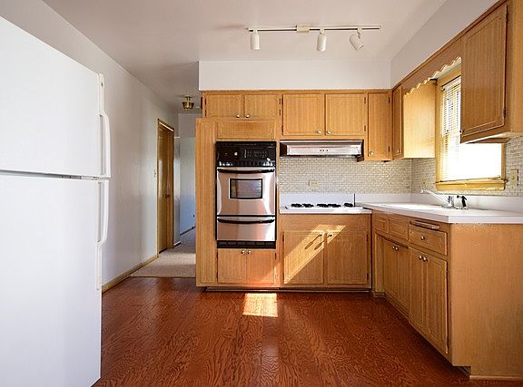 4th image of 3746 Gunderson Ave