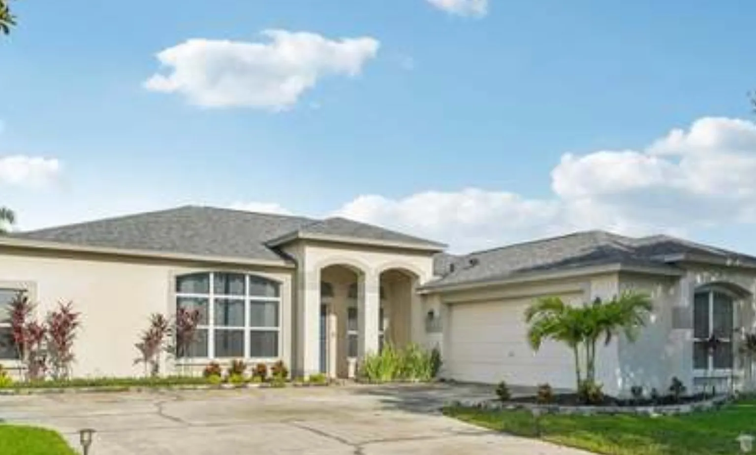 4 bed, 2206 sqft, $3,700 — Photo 1