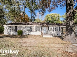 916 E Shelby Dr, Memphis, TN 38116