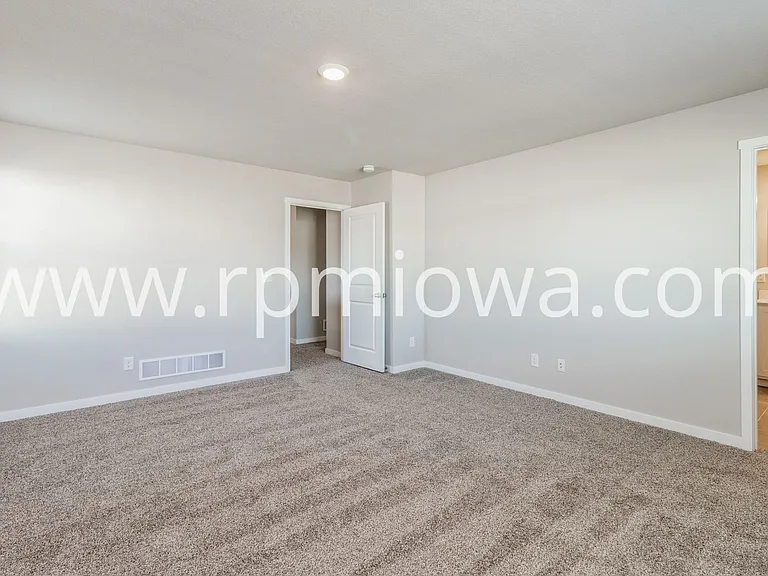 2403 SW 23rd St — Photo 6