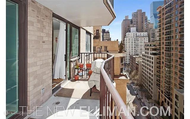 Rented by Douglas Elliman | media 22