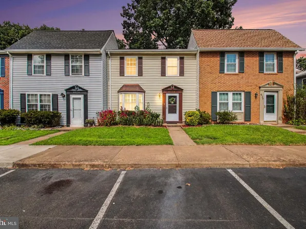 8526 Englewood Ct, Manassas Park, VA 20111