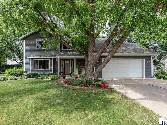 3rd image of 305 Chancery Ln