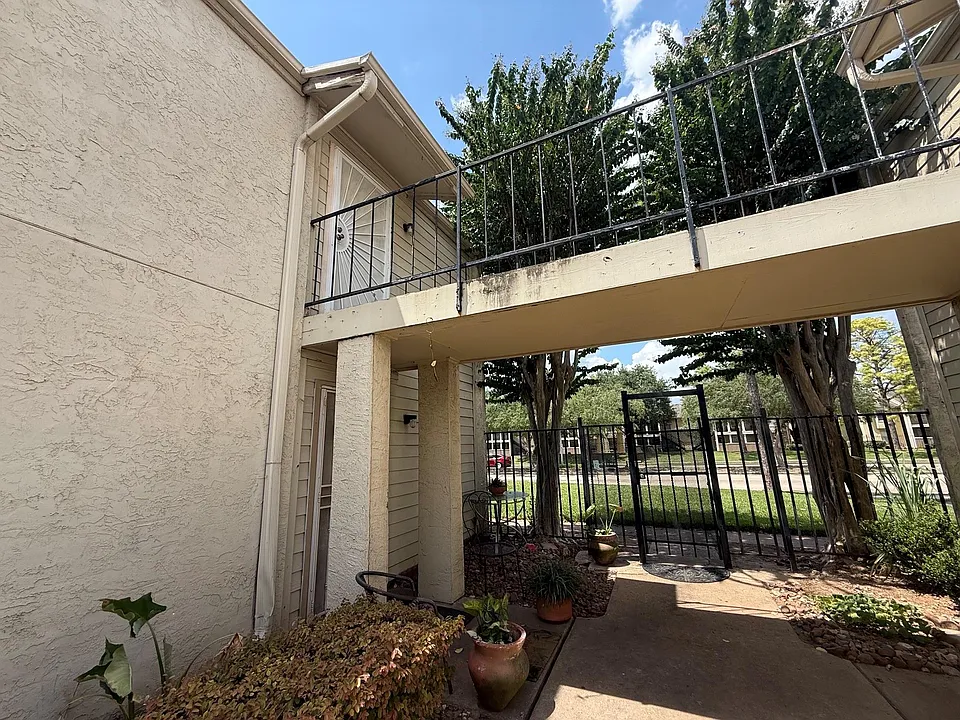 10075 Westpark Dr #9