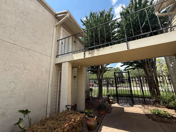 10075 Westpark Dr APT 9, Houston, TX 77042