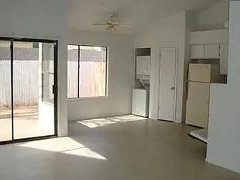 2987 W Avenida Obregon — Photo 2