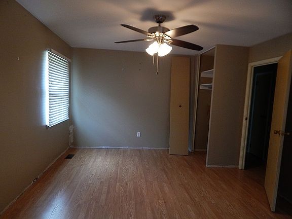 5th image of 940 W Briarcliff Dr