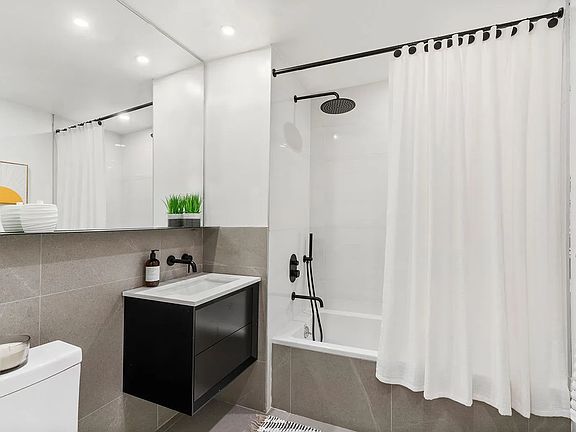 5th image of 26 W 127th St #6B