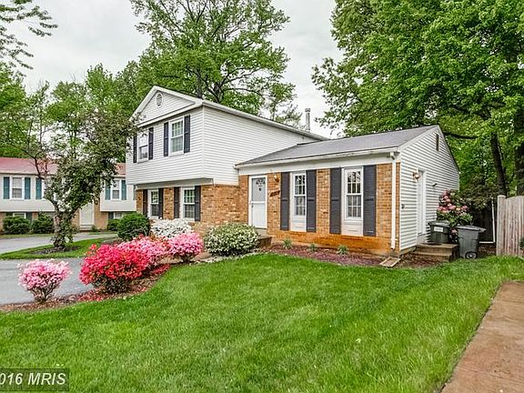 3rd image of 10450 Calumet Grove Dr