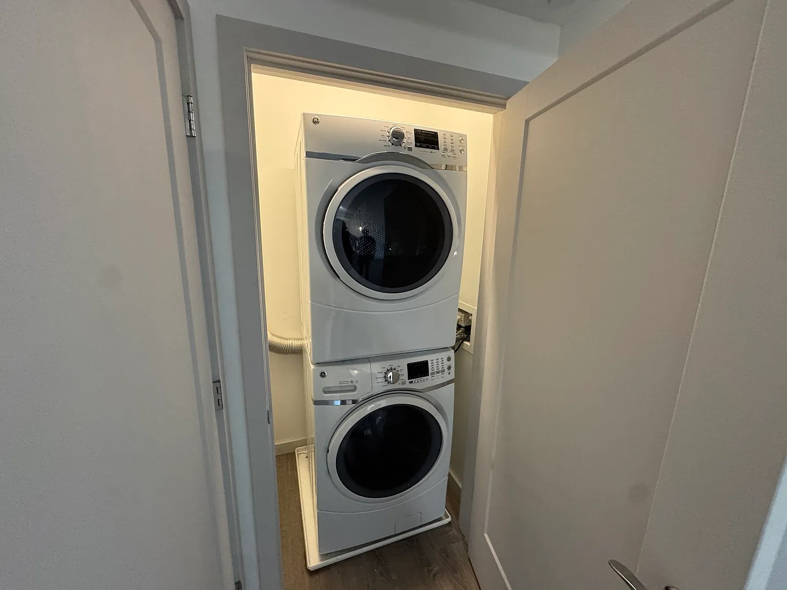 1 bed, 642 sqft, $3,500 — Photo 4