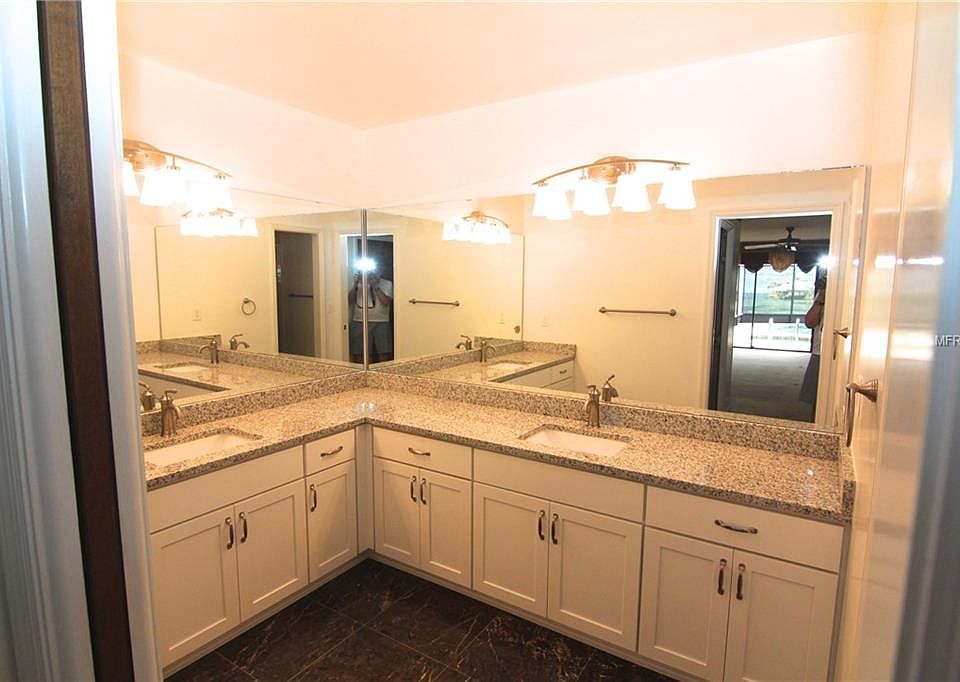 1st image of 4020 Priory Cir