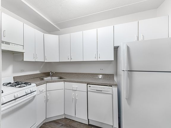 3rd image of 14074 34th Ave APT 1B