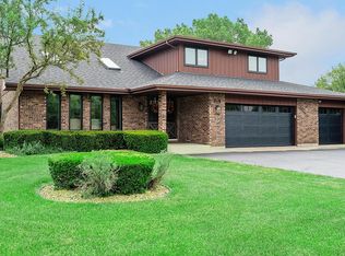 1233 Emerald Dr, Lemont, IL 60439