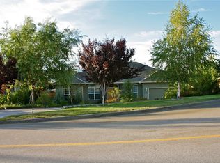 17640 Arlington Pl, Tehachapi, CA 93561