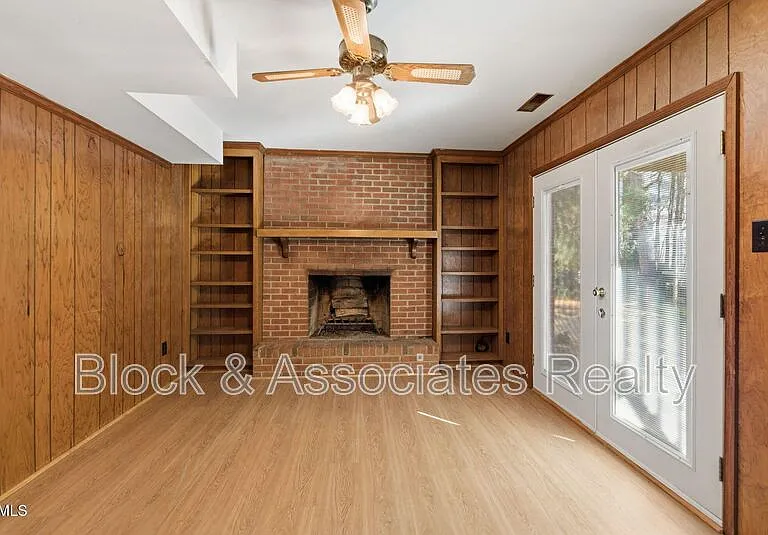 1200 Boxwood Ln — Photo 24