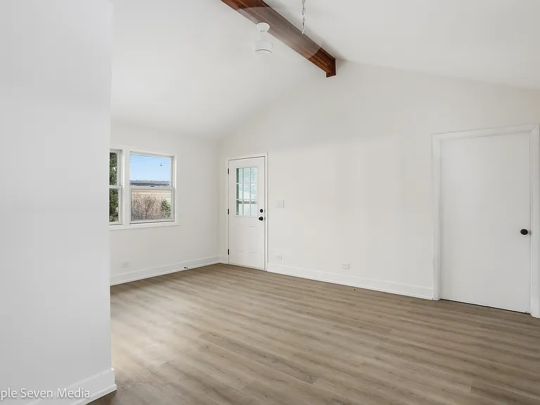 6135 Birmingham St — Photo 16