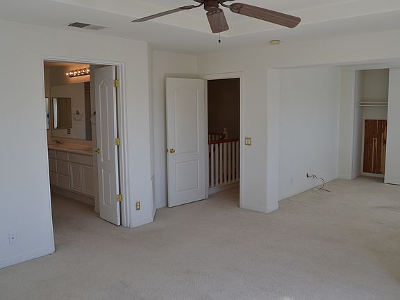 3rd image of 28629 Maplewood Dr