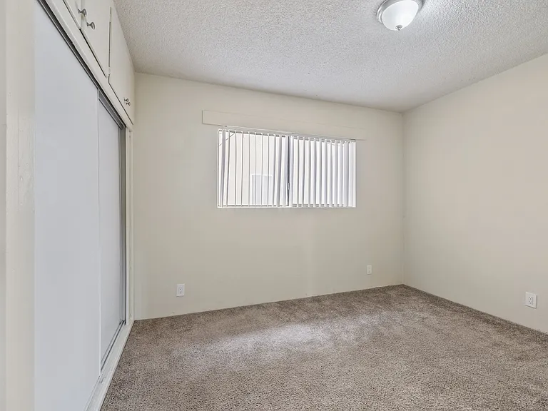 1135 Wilmington Blvd — Photo 11