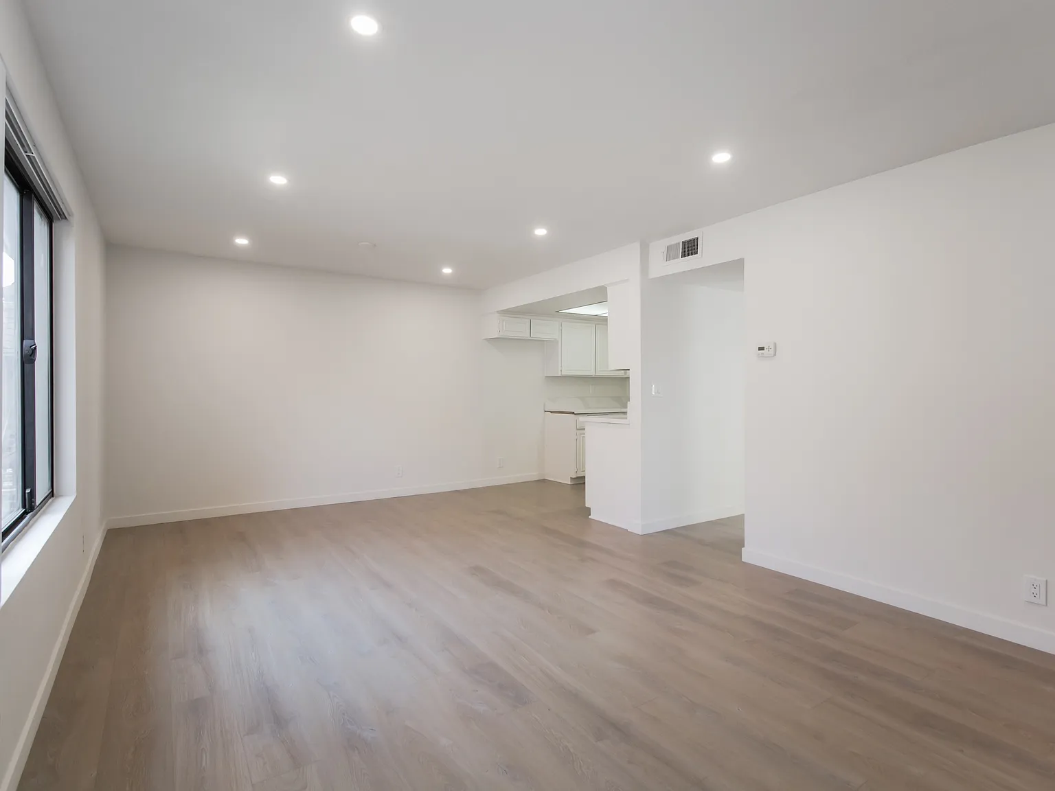 1 bed, 650 sqft, $1,990 — Photo 3