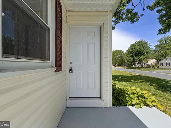 2nd image of 121 Robinson Dr