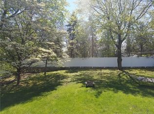 81 Leonard St, Stamford, CT 06906