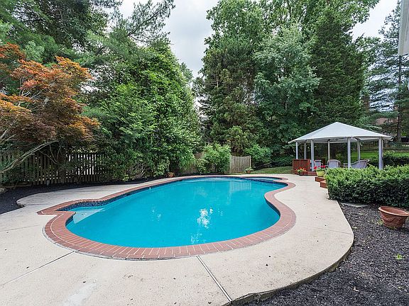 2nd image of 1303 Clayborne House Ct