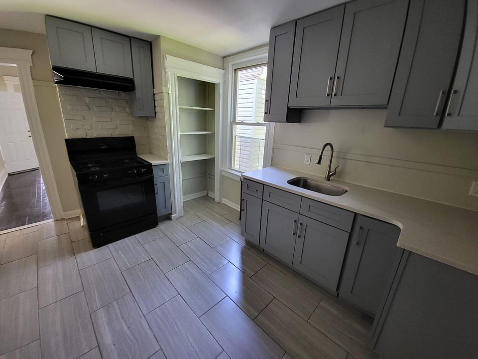 1st image of 548 Sanford Ave APT 2
