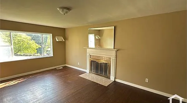 3 bed, 1228 sqft, $1,100 — Photo 2