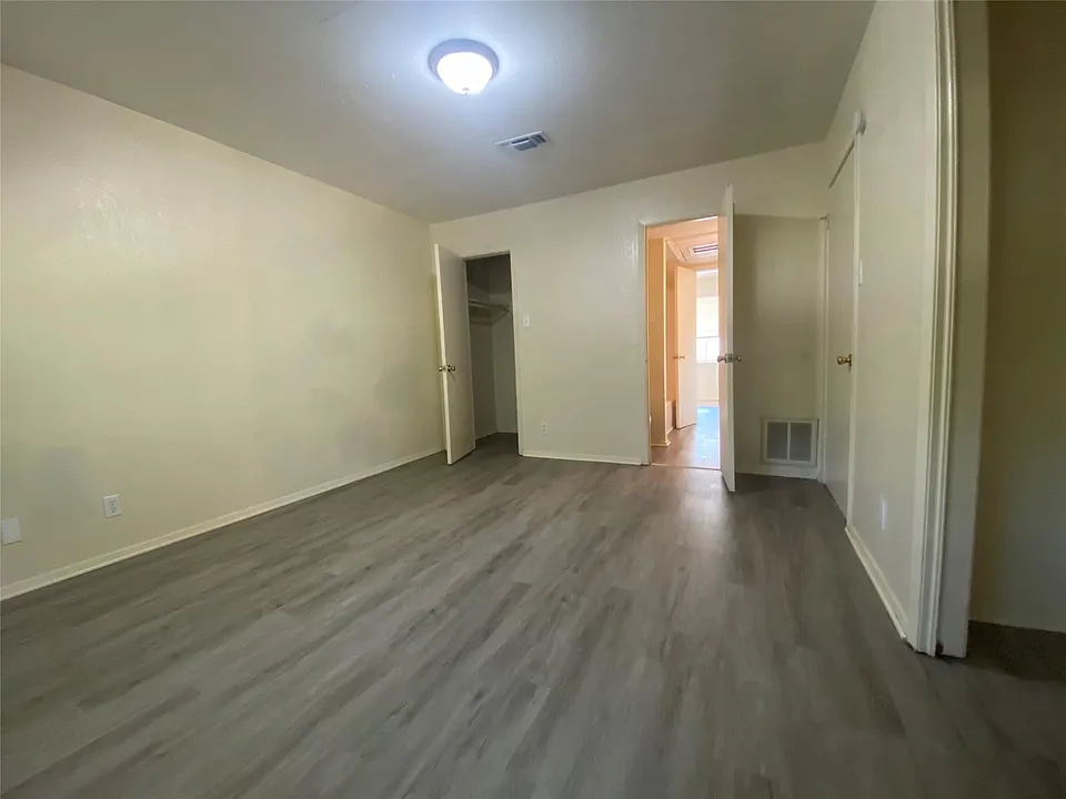 208 Kelly Dr #7