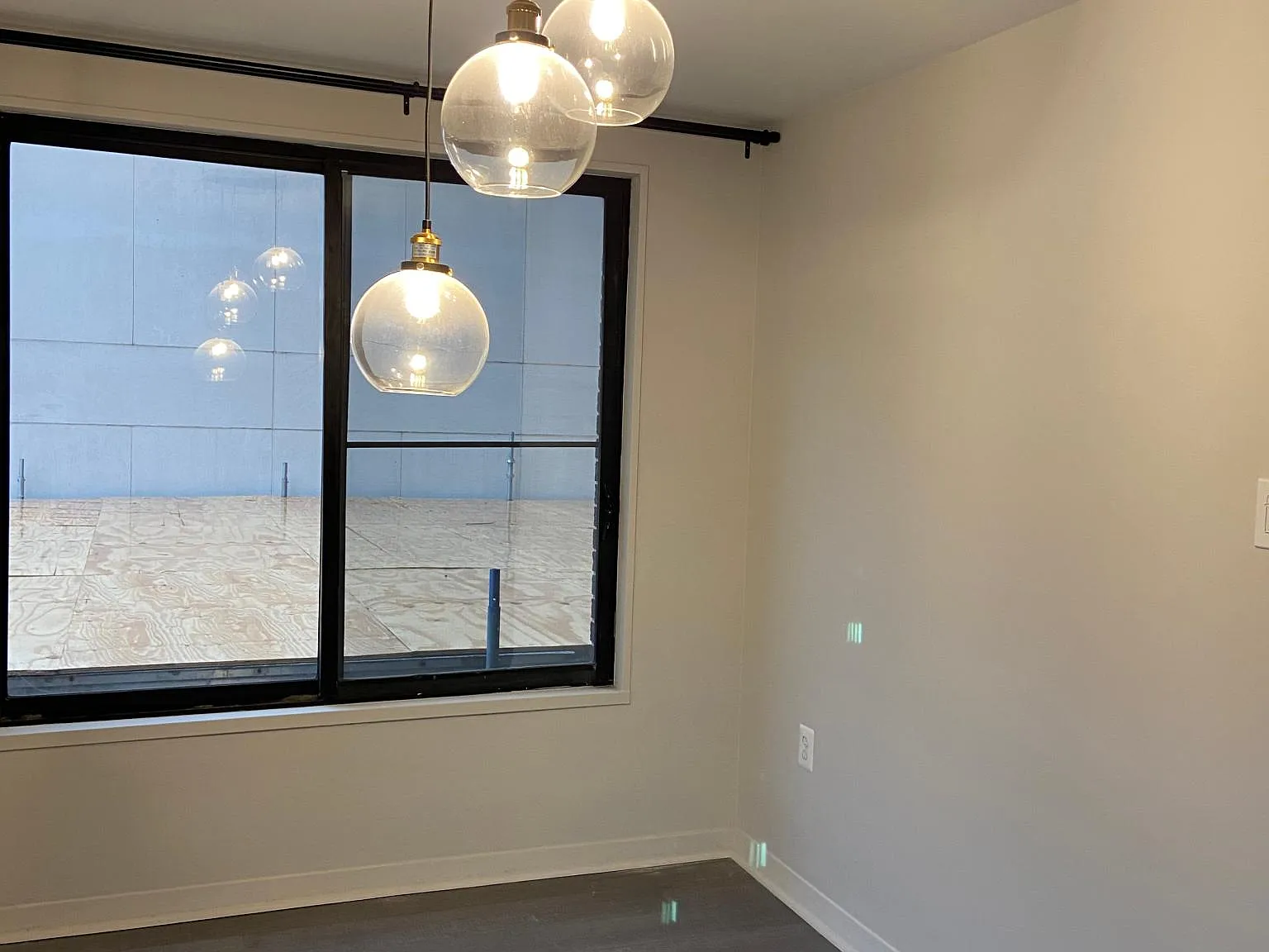 2501 Calvert St NW — Photo 2