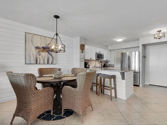 4th image of 480 Gulf Shore Dr Unit 202