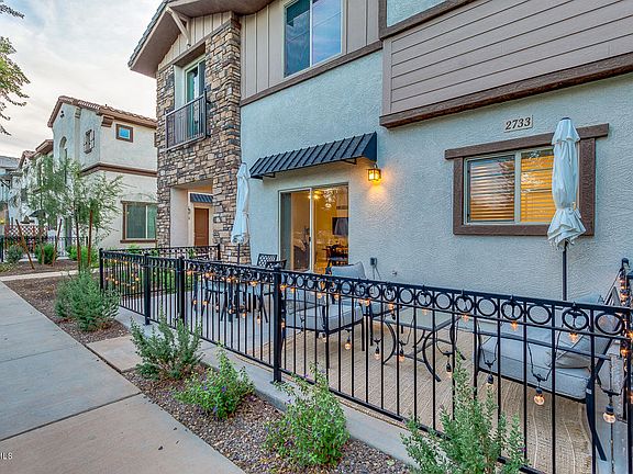 5th image of 2733 S Catherine Dr
