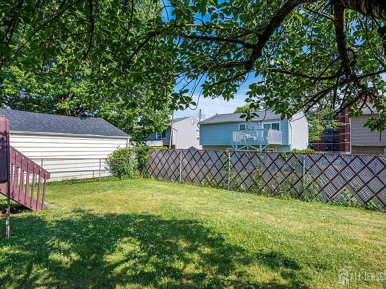 111 Sonora Ave — Photo 35