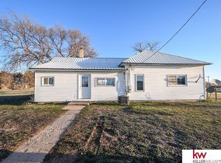 625 Road 2800, Guide Rock, NE 68942
