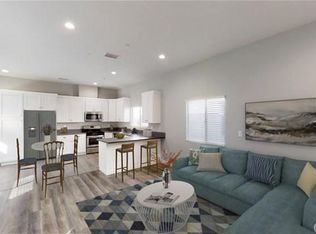 2205 E Harding St, Long Beach, CA 90805