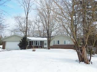 3410 Ridge Rd, Island Lake, IL 60042