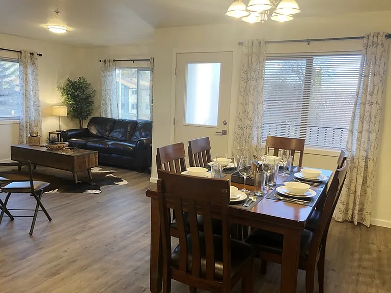 Third and Pines Apartment — Photo 6