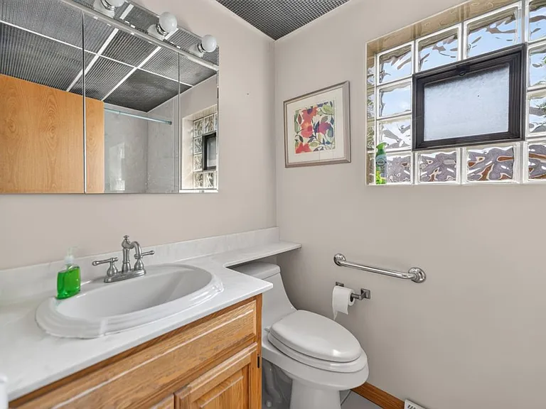 9228 Robinson Ave — Photo 9